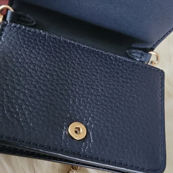 Beautiful NWOT Coach FloralSignature Leather Wallet With Chain 💜🤎🎁